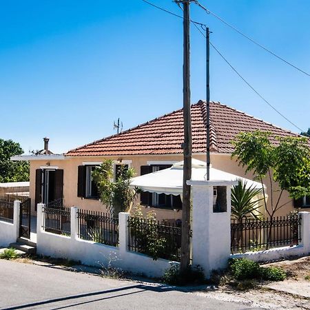 Villa Irinis House Komílion Exterior foto